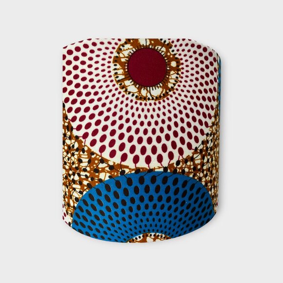 Wire table lamp upholstered with Ankara textile - Picture 6 of 9